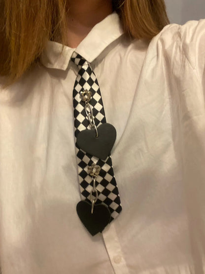 black heart tie